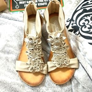 Patrizia by spring step beige size 38 zipper up the back ladies sandals